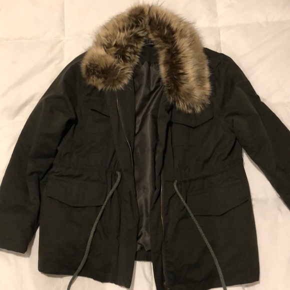 Brandy Melville Jackets & Blazers - Dark green jacket